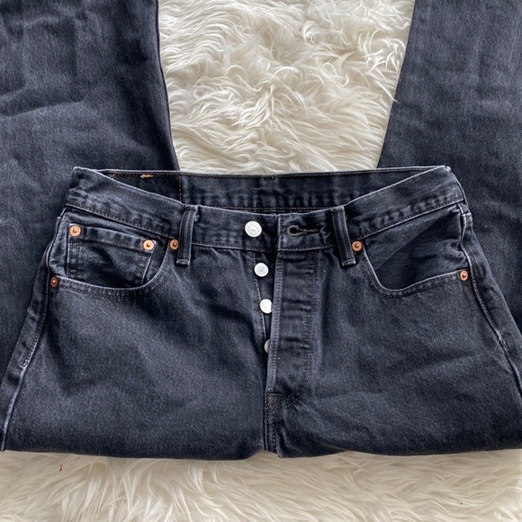 Levi’s Straight Leg Jeans - Picture 3 of 8